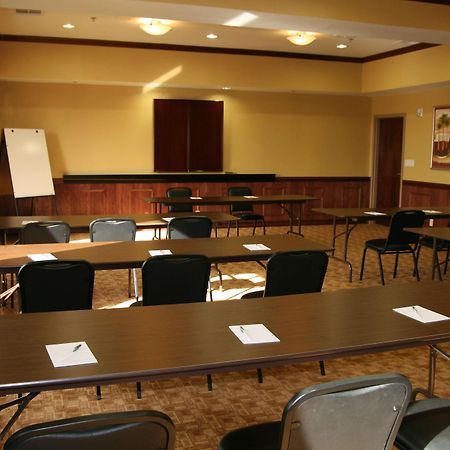 Hampton Inn & Suites Gainesville Facilități foto